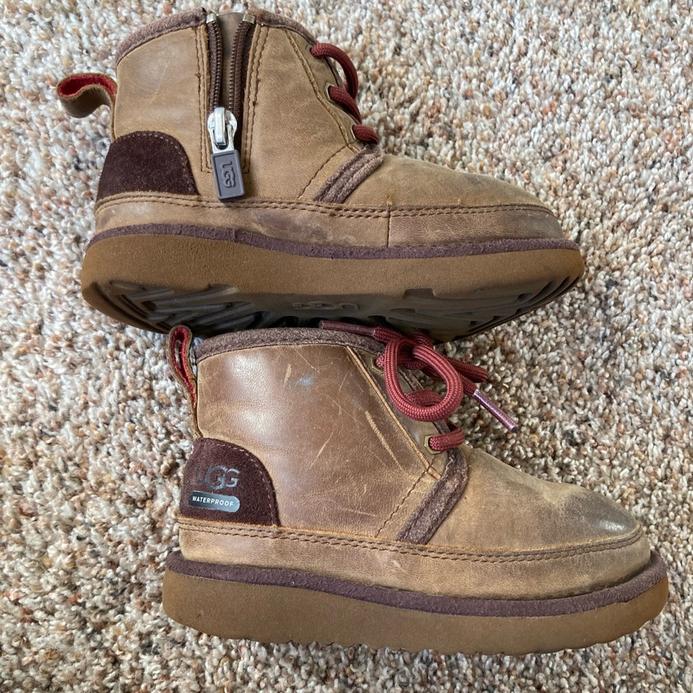 GUC UGG toddler 9 brown boots